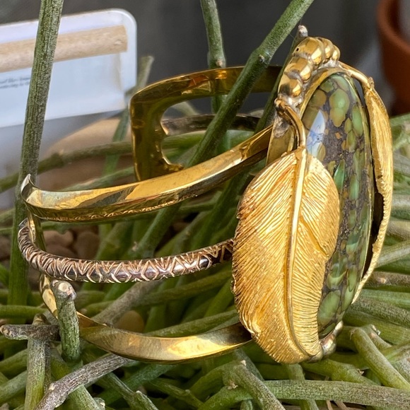 Bahgsu Jewels Turquoise Kinship Cuff - Picture 4 of 5